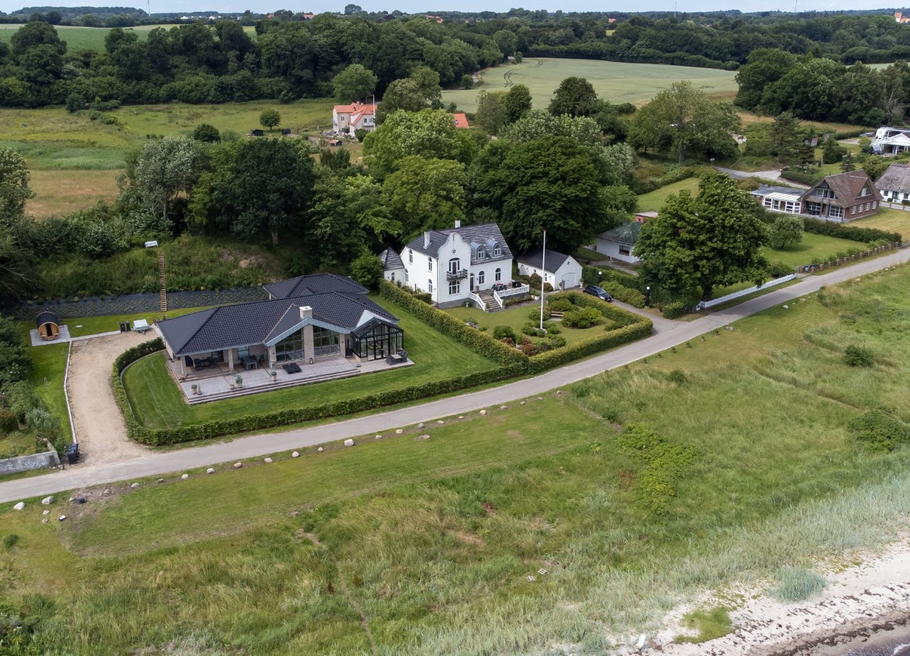 Bildmaterial zum Quellenbeitrag: Moderne Villa ersetzt Fischerhaus aus dem Jahr 1877